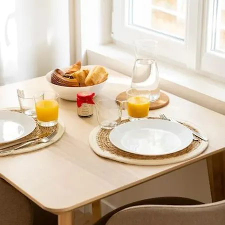 Bel Sur Cour Au Coeur De Appartement *